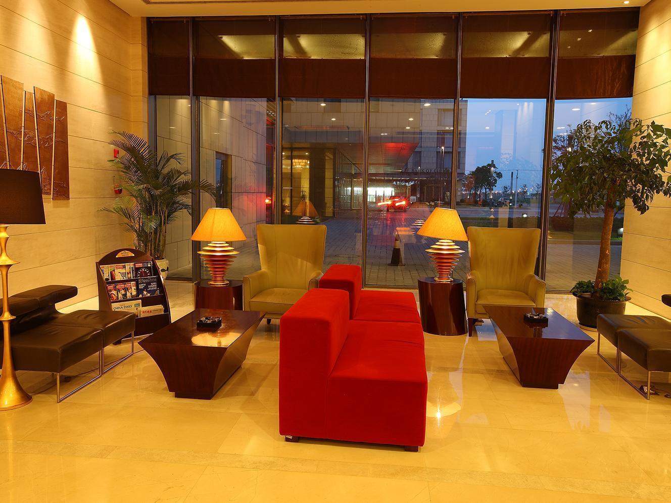 Howard Johnson Plaza Lingang Shanghai Nanhui ภายนอก รูปภาพ