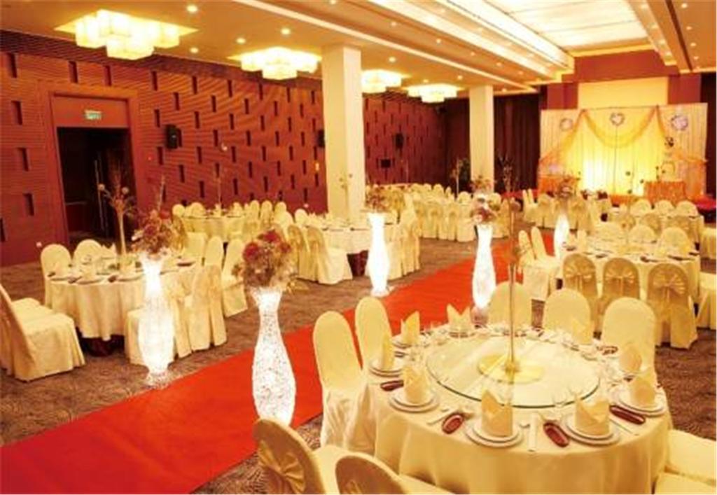 Howard Johnson Plaza Lingang Shanghai Nanhui ภายนอก รูปภาพ