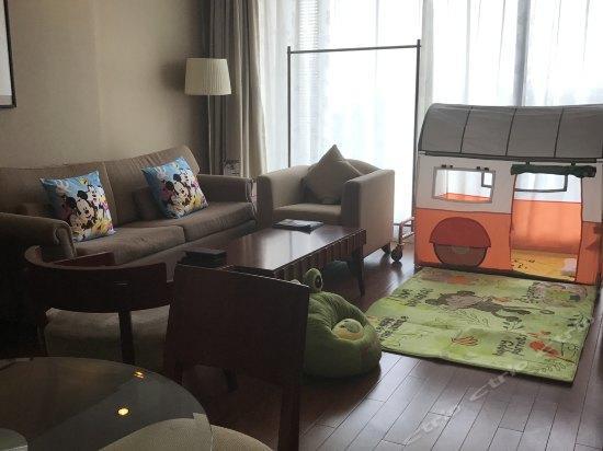 Howard Johnson Plaza Lingang Shanghai Nanhui ภายนอก รูปภาพ