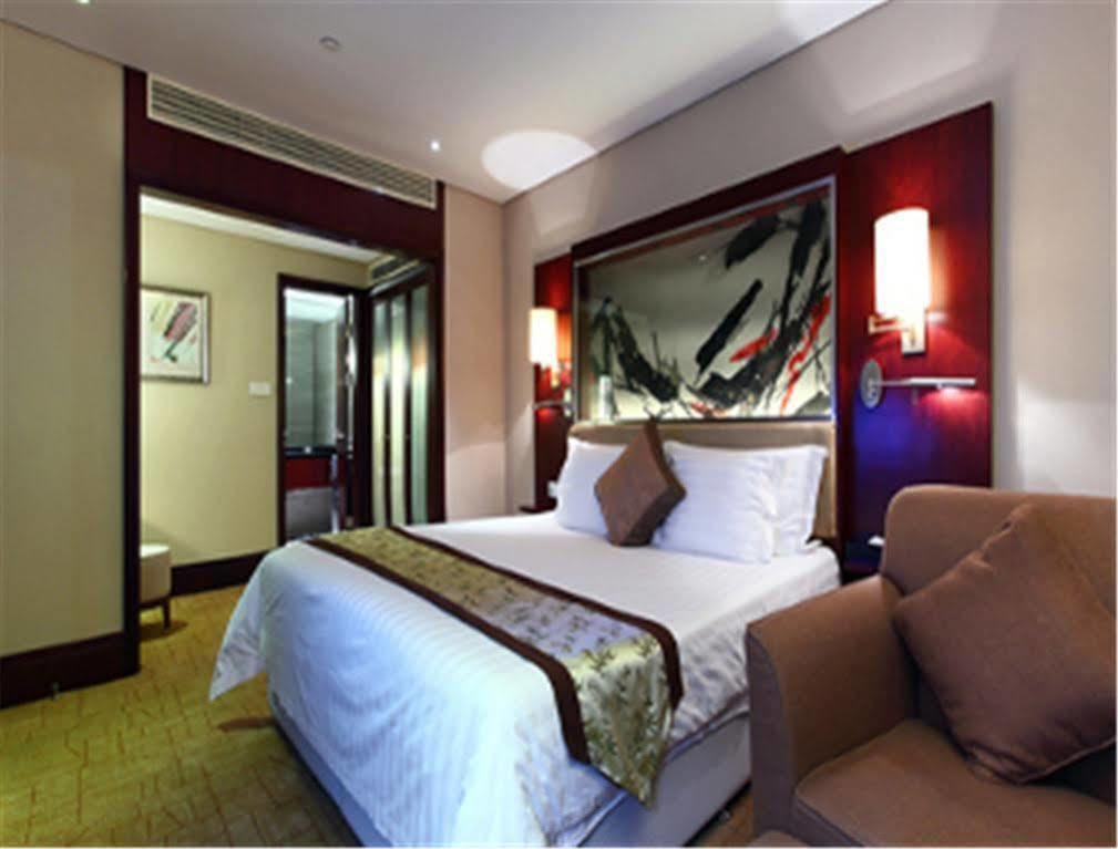 Howard Johnson Plaza Lingang Shanghai Nanhui ภายนอก รูปภาพ