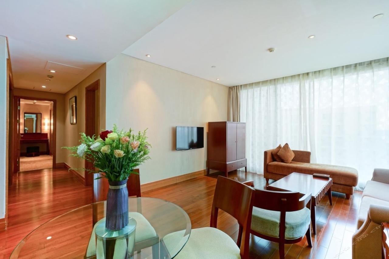 Howard Johnson Plaza Lingang Shanghai Nanhui ภายนอก รูปภาพ
