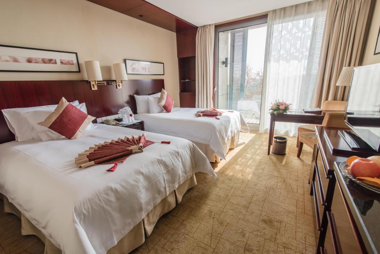 Howard Johnson Plaza Lingang Shanghai Nanhui ภายนอก รูปภาพ